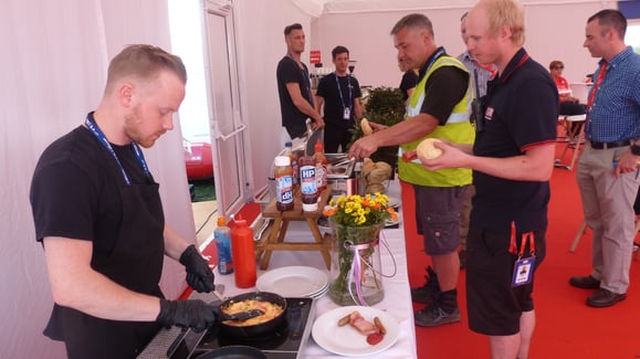 Fayre Do's chef cooking omelette